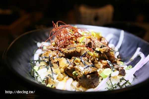 惠美須炸牛排專門店：【台南美食】惠美須炸牛排專門店：獨家販售！先炸後烤好醋V，一片牛排給你兩種口感享受