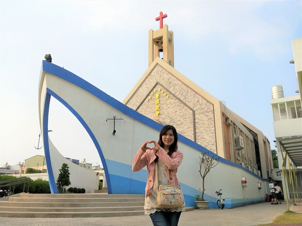 磐頂教會:【台中龍井景點】磐頂教會~線條優美船身設計,航出諾雅方舟意境