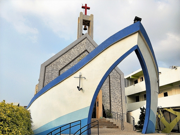 磐頂教會:【台中龍井景點】磐頂教會~線條優美船身設計,航出諾雅方舟意境