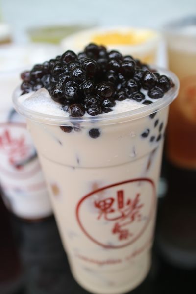 台南飲料外送鬼茶森林台南大成店珍珠奶茶要滿出來了