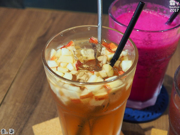 壹柒手作早午餐的日常:壹柒手作早午餐,一中街內乾燥花風格店~