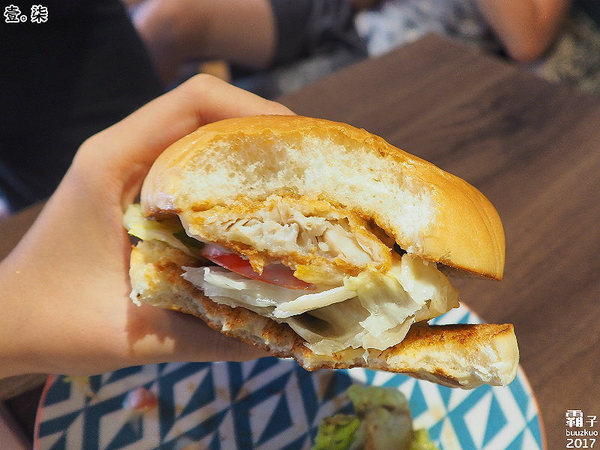 壹柒手作早午餐的日常:壹柒手作早午餐,一中街內乾燥花風格店~