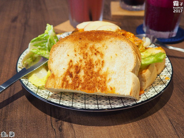 壹柒手作早午餐的日常:壹柒手作早午餐,一中街內乾燥花風格店~