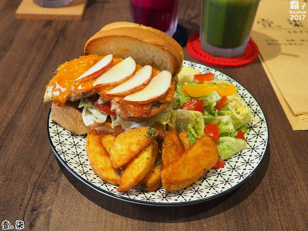 壹柒手作早午餐的日常:壹柒手作早午餐,一中街內乾燥花風格店~