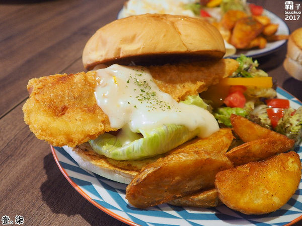 壹柒手作早午餐的日常:壹柒手作早午餐,一中街內乾燥花風格店~