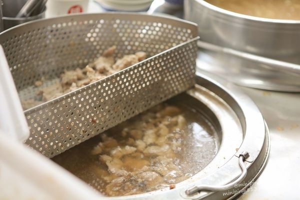 三重平價美食_三重現做赤肉羹_食尚玩家三重赤肉羹_三重午餐_三重有名小吃