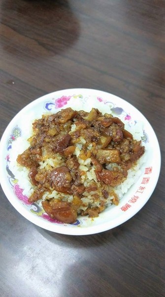 三重現做赤肉焿(三重力行店)：三重現做赤肉焿-新北三重超級銅板價小吃  怎麼可以錯過店家最厲害的現做赤肉羹和滷肉飯  吃完一輪才過癮