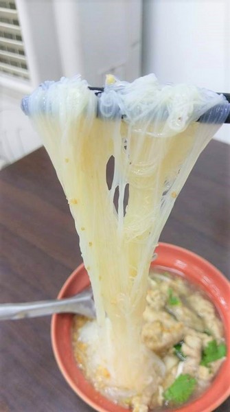 三重現做赤肉焿(三重力行店)：三重現做赤肉焿-新北三重超級銅板價小吃  怎麼可以錯過店家最厲害的現做赤肉羹和滷肉飯  吃完一輪才過癮