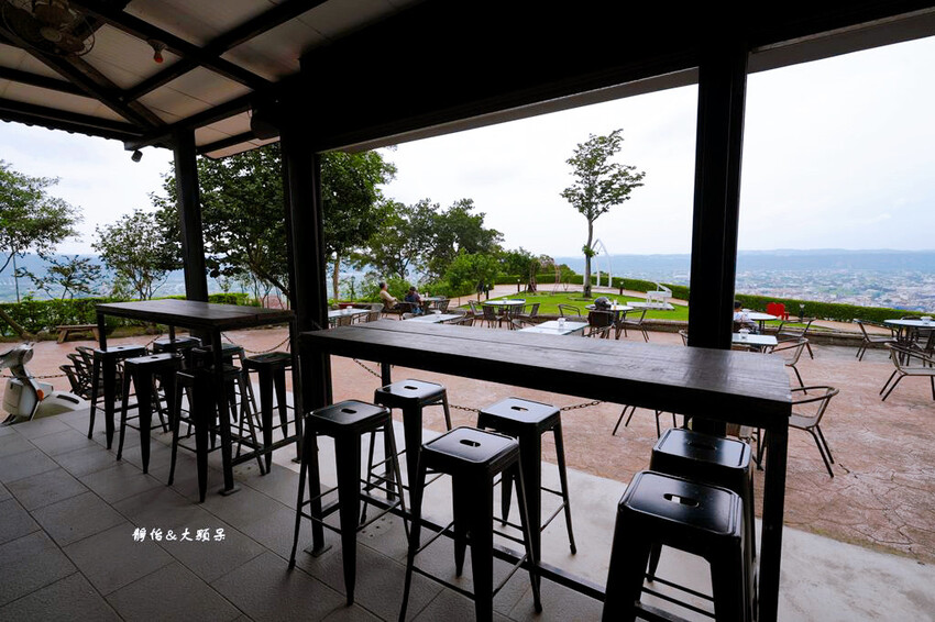 桐遊柿界 ❙ 低消只要100元，坐擁浪漫百萬夜景，苗栗公館景