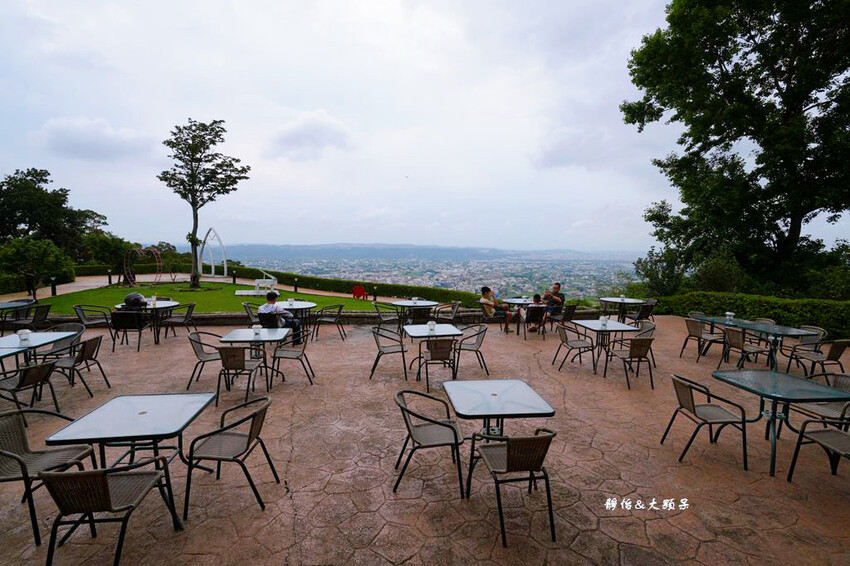桐遊柿界 ❙ 低消只要100元，坐擁浪漫百萬夜景，苗栗公館景