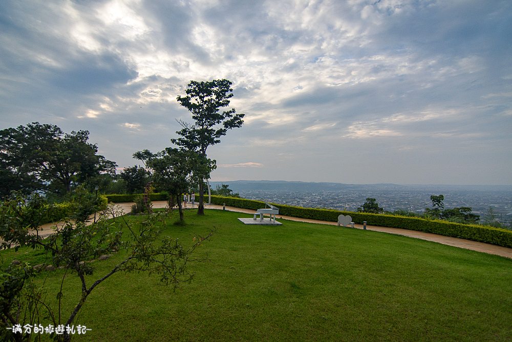 苗栗公館景點》桐遊柿界 觀景下午茶 情人約會景點 苗栗最美的百萬夜景 - 滿分的旅遊札記