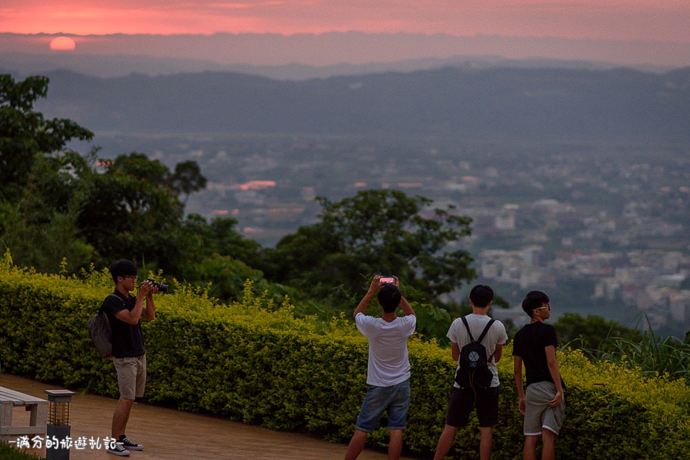 苗栗公館景點》桐遊柿界 觀景下午茶 情人約會景點 苗栗最美的百萬夜景 - 滿分的旅遊札記