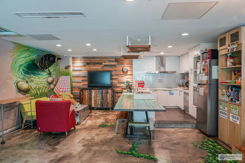 享受高性價比住宿就在洄瀾窩青年旅舍!位於花蓮火車站前,提供舒適的住宿環境,加上國旅補助,最低0元入住,讓旅程更輕鬆。