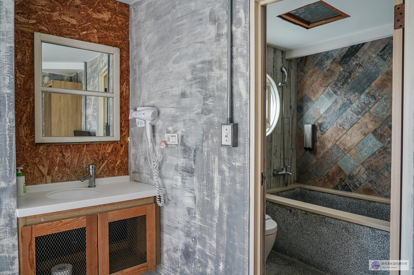 享受高性價比住宿就在洄瀾窩青年旅舍!位於花蓮火車站前,提供舒適的住宿環境,加上國旅補助,最低0元入住,讓旅程更輕鬆。