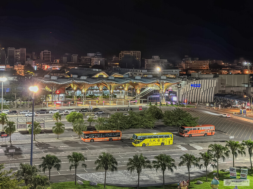 享受高性價比住宿就在洄瀾窩青年旅舍!位於花蓮火車站前,提供舒適的住宿環境,加上國旅補助,最低0元入住,讓旅程更輕鬆。