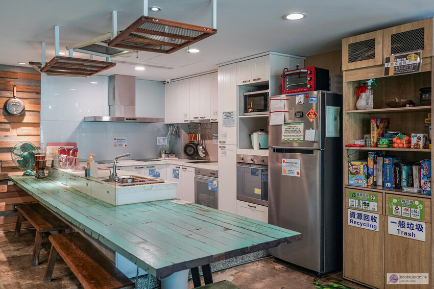 享受高性價比住宿就在洄瀾窩青年旅舍!位於花蓮火車站前,提供舒適的住宿環境,加上國旅補助,最低0元入住,讓旅程更輕鬆。