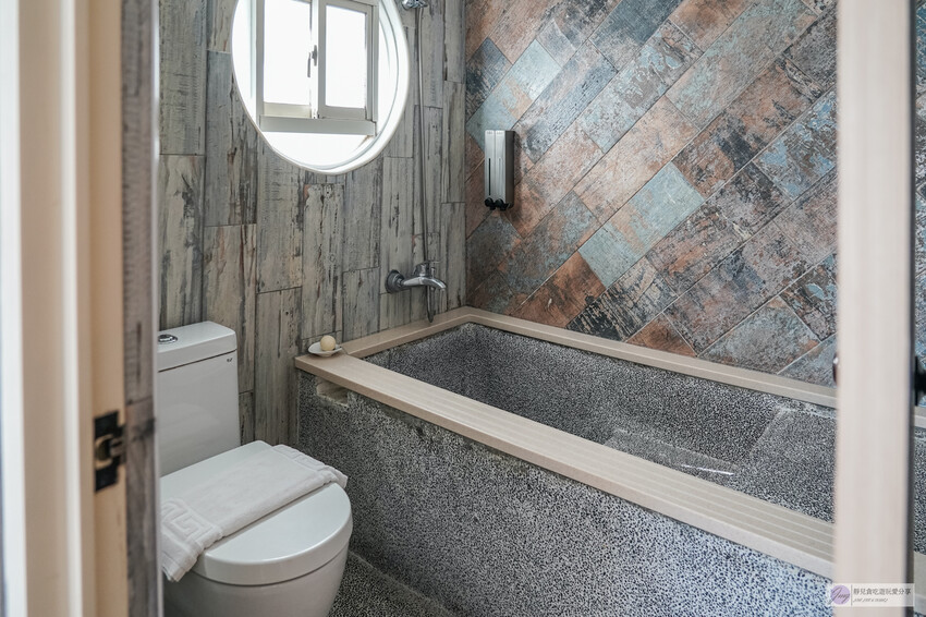 享受高性價比住宿就在洄瀾窩青年旅舍!位於花蓮火車站前,提供舒適的住宿環境,加上國旅補助,最低0元入住,讓旅程更輕鬆。