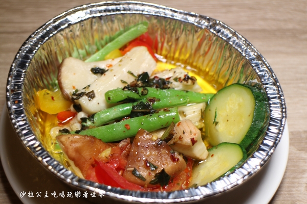 YumYum好吃好吃(上菜囉):公館平價南法料理『YumYum 好吃好吃-1號創始店』厚切牛排只要299元/台大商圈/近東南亞戲院/捷運公館站