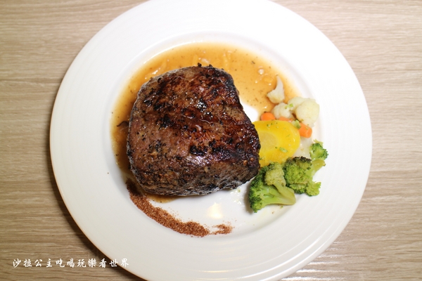 YumYum好吃好吃(上菜囉):公館平價南法料理『YumYum 好吃好吃-1號創始店』厚切牛排只要299元/台大商圈/近東南亞戲院/捷運公館站