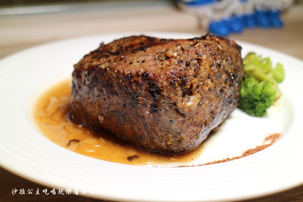 YumYum好吃好吃(上菜囉):公館平價南法料理『YumYum 好吃好吃-1號創始店』厚切牛排只要299元/台大商圈/近東南亞戲院/捷運公館站