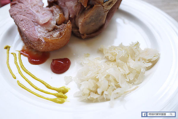 台北公館【Yum Yum 好吃好吃】吃南法料理不必貴森森!還有童趣森林風可愛環境。公館超值南法料理。公館美食。上菜啦姐妹店