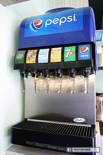 台北公館【Yum Yum 好吃好吃】吃南法料理不必貴森森!還有童趣森林風可愛環境。公館超值南法料理。公館美食。上菜啦姐妹店