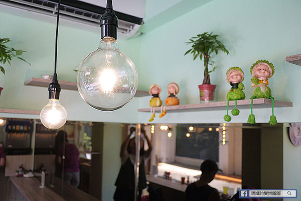 台北公館【Yum Yum 好吃好吃】吃南法料理不必貴森森!還有童趣森林風可愛環境。公館超值南法料理。公館美食。上菜啦姐妹店