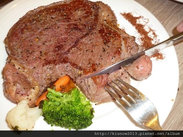 YumYum好吃好吃(上菜囉):牛排大塊,豬腳美味,物超所值-YumYum好吃好吃体驗心得 YumYum好吃好吃(上菜囉):牛排大塊,豬腳美味,物超所值-YumYum好吃好吃体驗心得