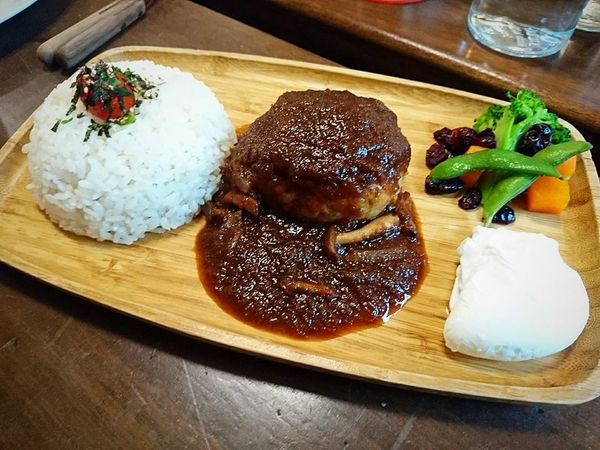 20106436_1575955539102796_1110157197847998471_n