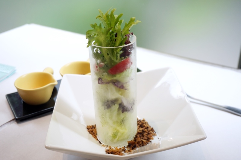 【台南市-東區】飛饗義法典藏料理。C/P值頗高的義法料理~有義大利麵、燉飯、排餐還有採預約制的法式料理,另有女生愛的下午茶哦~激推甜點藍莓乳酸優格冰淇淋