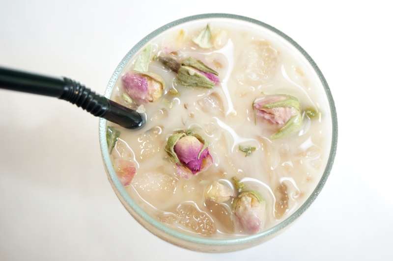 【台南市-東區】飛饗義法典藏料理。C/P值頗高的義法料理~有義大利麵、燉飯、排餐還有採預約制的法式料理,另有女生愛的下午茶哦~激推甜點藍莓乳酸優格冰淇淋