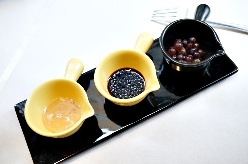 【台南市-東區】飛饗義法典藏料理。C/P值頗高的義法料理~有義大利麵、燉飯、排餐還有採預約制的法式料理,另有女生愛的下午茶哦~激推甜點藍莓乳酸優格冰淇淋