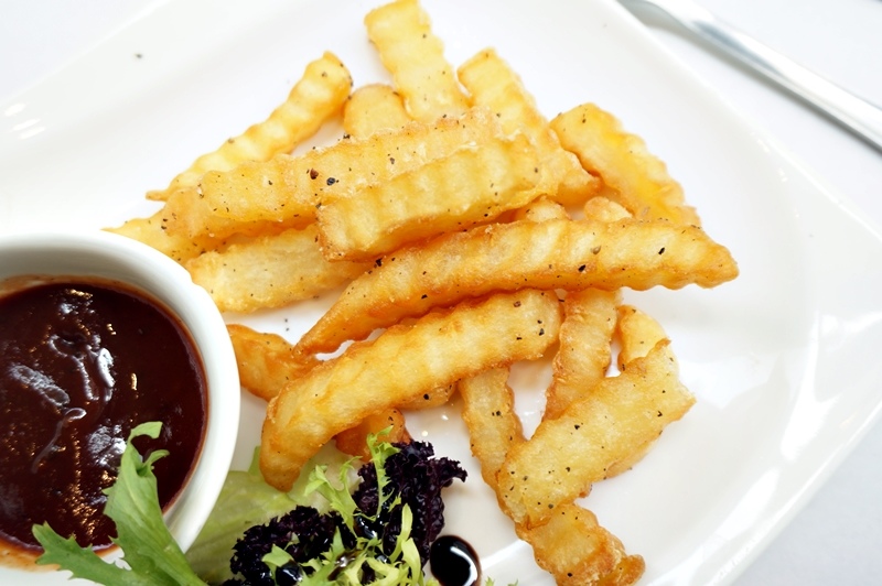 【台南市-東區】飛饗義法典藏料理。C/P值頗高的義法料理~有義大利麵、燉飯、排餐還有採預約制的法式料理,另有女生愛的下午茶哦~激推甜點藍莓乳酸優格冰淇淋