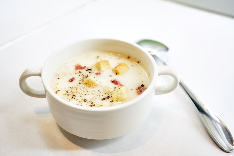 【台南市-東區】飛饗義法典藏料理。C/P值頗高的義法料理~有義大利麵、燉飯、排餐還有採預約制的法式料理,另有女生愛的下午茶哦~激推甜點藍莓乳酸優格冰淇淋