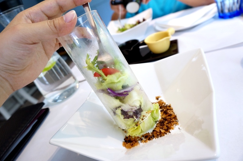 【台南市-東區】飛饗義法典藏料理。C/P值頗高的義法料理~有義大利麵、燉飯、排餐還有採預約制的法式料理,另有女生愛的下午茶哦~激推甜點藍莓乳酸優格冰淇淋