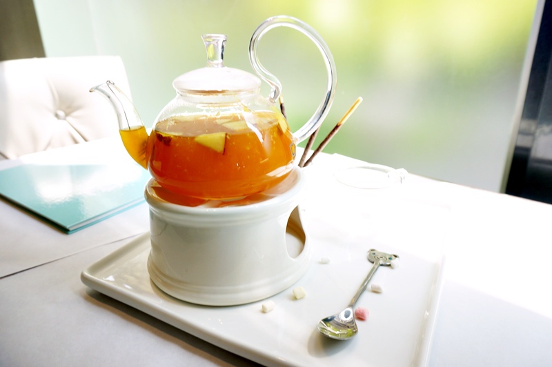 【台南市-東區】飛饗義法典藏料理。C/P值頗高的義法料理~有義大利麵、燉飯、排餐還有採預約制的法式料理,另有女生愛的下午茶哦~激推甜點藍莓乳酸優格冰淇淋