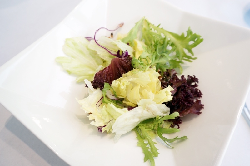 【台南市-東區】飛饗義法典藏料理。C/P值頗高的義法料理~有義大利麵、燉飯、排餐還有採預約制的法式料理,另有女生愛的下午茶哦~激推甜點藍莓乳酸優格冰淇淋