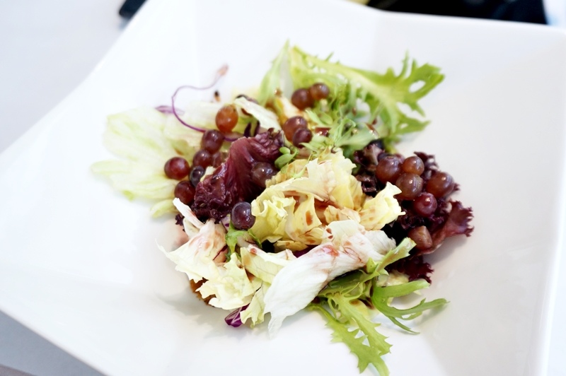 【台南市-東區】飛饗義法典藏料理。C/P值頗高的義法料理~有義大利麵、燉飯、排餐還有採預約制的法式料理,另有女生愛的下午茶哦~激推甜點藍莓乳酸優格冰淇淋