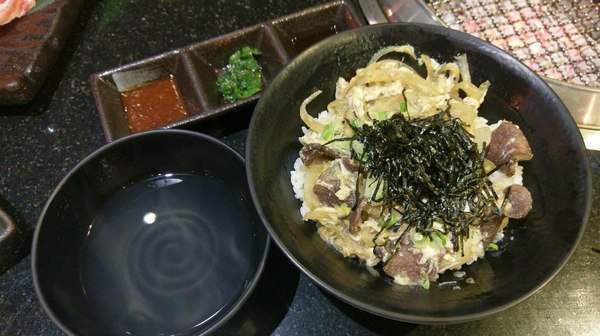 筋肉人燒肉:筋肉人燒肉-新竹北區無煙燒烤 店內提供頂級澳洲和牛燒肉 地下室有包廂 可以邊吃燒肉邊歡歌 不嗨也難