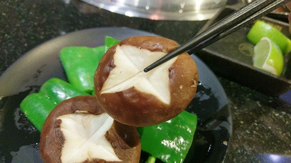 筋肉人燒肉:筋肉人燒肉-新竹北區無煙燒烤 店內提供頂級澳洲和牛燒肉 地下室有包廂 可以邊吃燒肉邊歡歌 不嗨也難