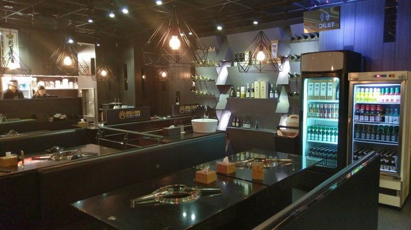 筋肉人燒肉:筋肉人燒肉-新竹北區無煙燒烤 店內提供頂級澳洲和牛燒肉 地下室有包廂 可以邊吃燒肉邊歡歌 不嗨也難