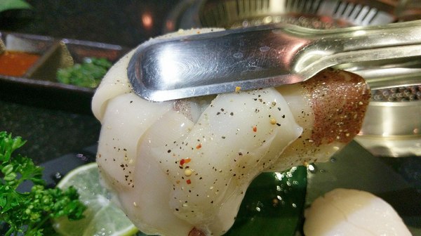 筋肉人燒肉:筋肉人燒肉-新竹北區無煙燒烤 店內提供頂級澳洲和牛燒肉 地下室有包廂 可以邊吃燒肉邊歡歌 不嗨也難