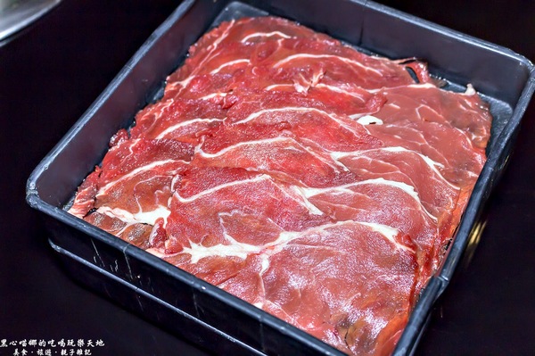 饌麻辣頂級火鍋：高雄前金︱饌麻辣頂級鴛鴦火鍋吃到飽　父親節，吃麻辣鍋、喝啤酒、冰淇淋吃飽飽，父親節就決定這樣過！！