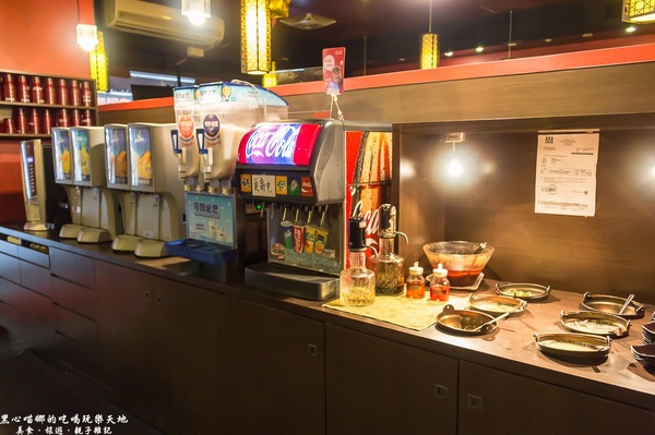 饌麻辣頂級火鍋：高雄前金︱饌麻辣頂級鴛鴦火鍋吃到飽　父親節，吃麻辣鍋、喝啤酒、冰淇淋吃飽飽，父親節就決定這樣過！！