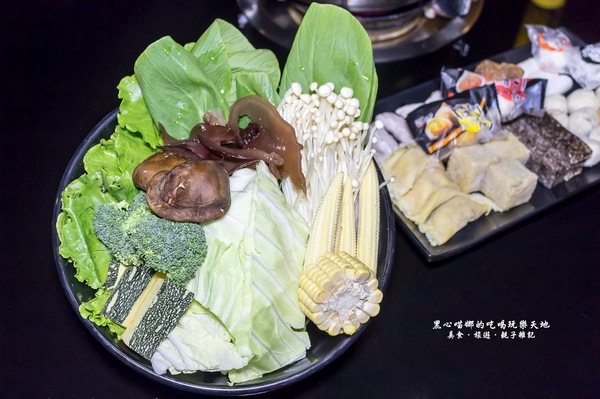 饌麻辣頂級火鍋：高雄前金︱饌麻辣頂級鴛鴦火鍋吃到飽　父親節，吃麻辣鍋、喝啤酒、冰淇淋吃飽飽，父親節就決定這樣過！！