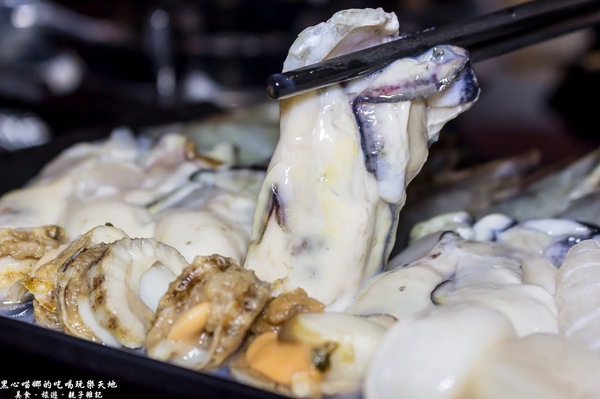 饌麻辣頂級火鍋：高雄前金︱饌麻辣頂級鴛鴦火鍋吃到飽　父親節，吃麻辣鍋、喝啤酒、冰淇淋吃飽飽，父親節就決定這樣過！！