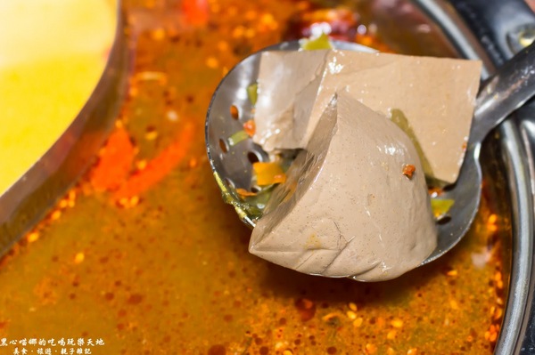 饌麻辣頂級火鍋：高雄前金︱饌麻辣頂級鴛鴦火鍋吃到飽　父親節，吃麻辣鍋、喝啤酒、冰淇淋吃飽飽，父親節就決定這樣過！！