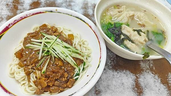 30 ice cream (3546冰淇淋)｜無敵爆份量冰淇淋，一球是別人家的三球份量！台北地下街必吃美食