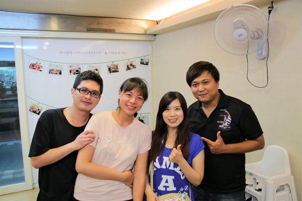 燒味鮮合菜小館:【新北市永和食記】燒味鮮合菜小館~家族朋友聚餐好地方/8月底前明治冰淇淋吃到飽/私房土雞腿湯鍋需提前預訂才吃得到唷