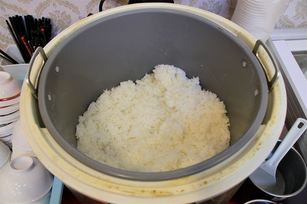 燒味鮮合菜小館:【新北市永和食記】燒味鮮合菜小館~家族朋友聚餐好地方/8月底前明治冰淇淋吃到飽/私房土雞腿湯鍋需提前預訂才吃得到唷